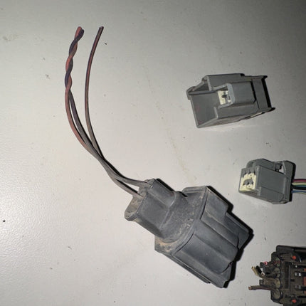 05-06 Ford Mustang Eletrical Connectors Plugs Clips OEM W/ Wires Misc.