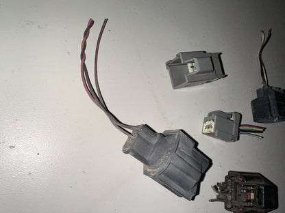 05-06 Ford Mustang Eletrical Connectors Plugs Clips OEM W/ Wires Misc.