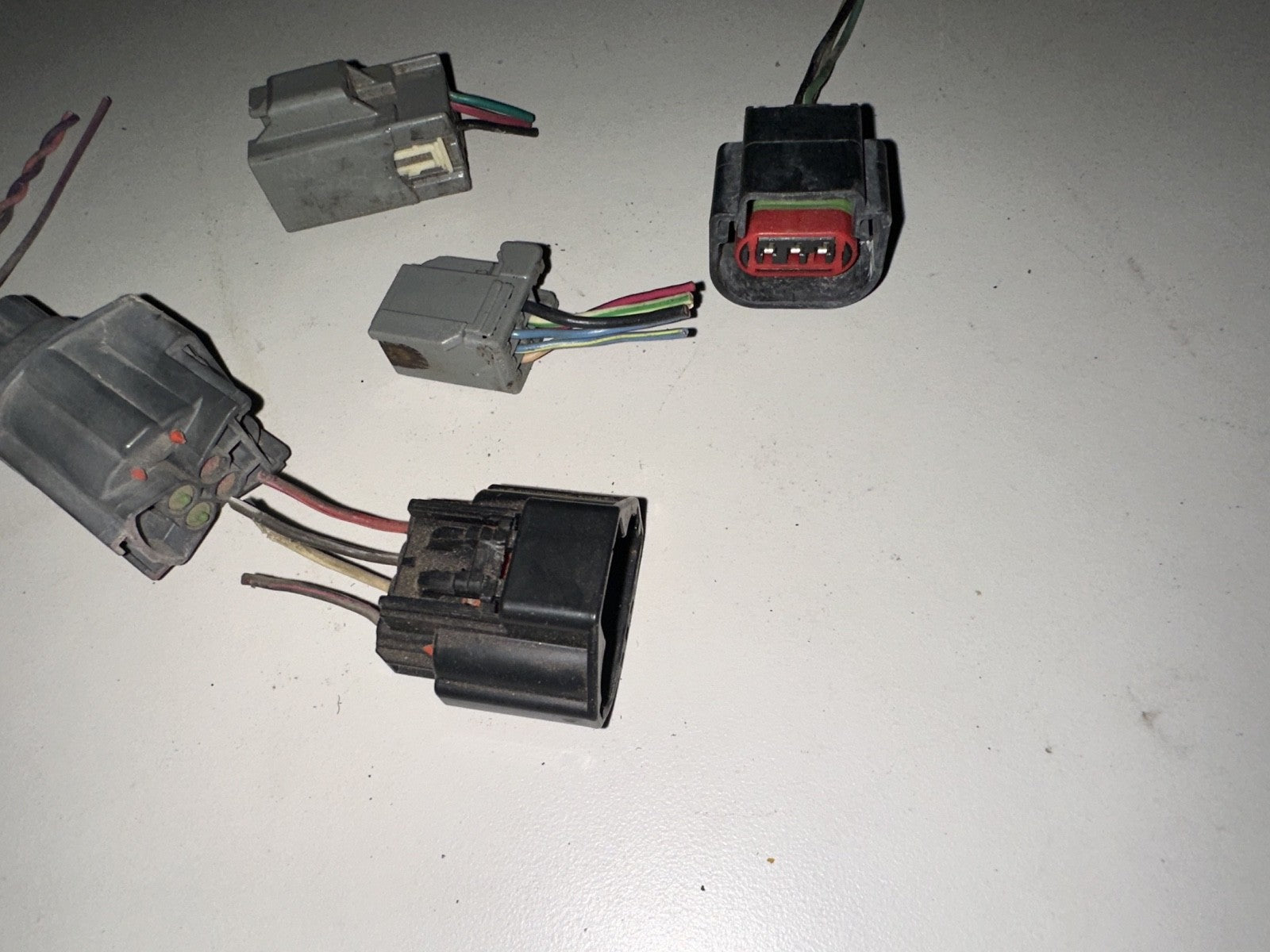 05-06 Ford Mustang Eletrical Connectors Plugs Clips OEM W/ Wires Misc.