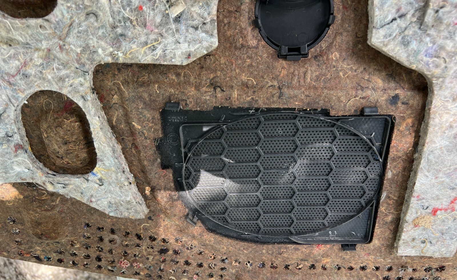 05-09 Ford Mustang Upper Trunk Rear Deck Carpet Black Speaker Trim Panel OEM