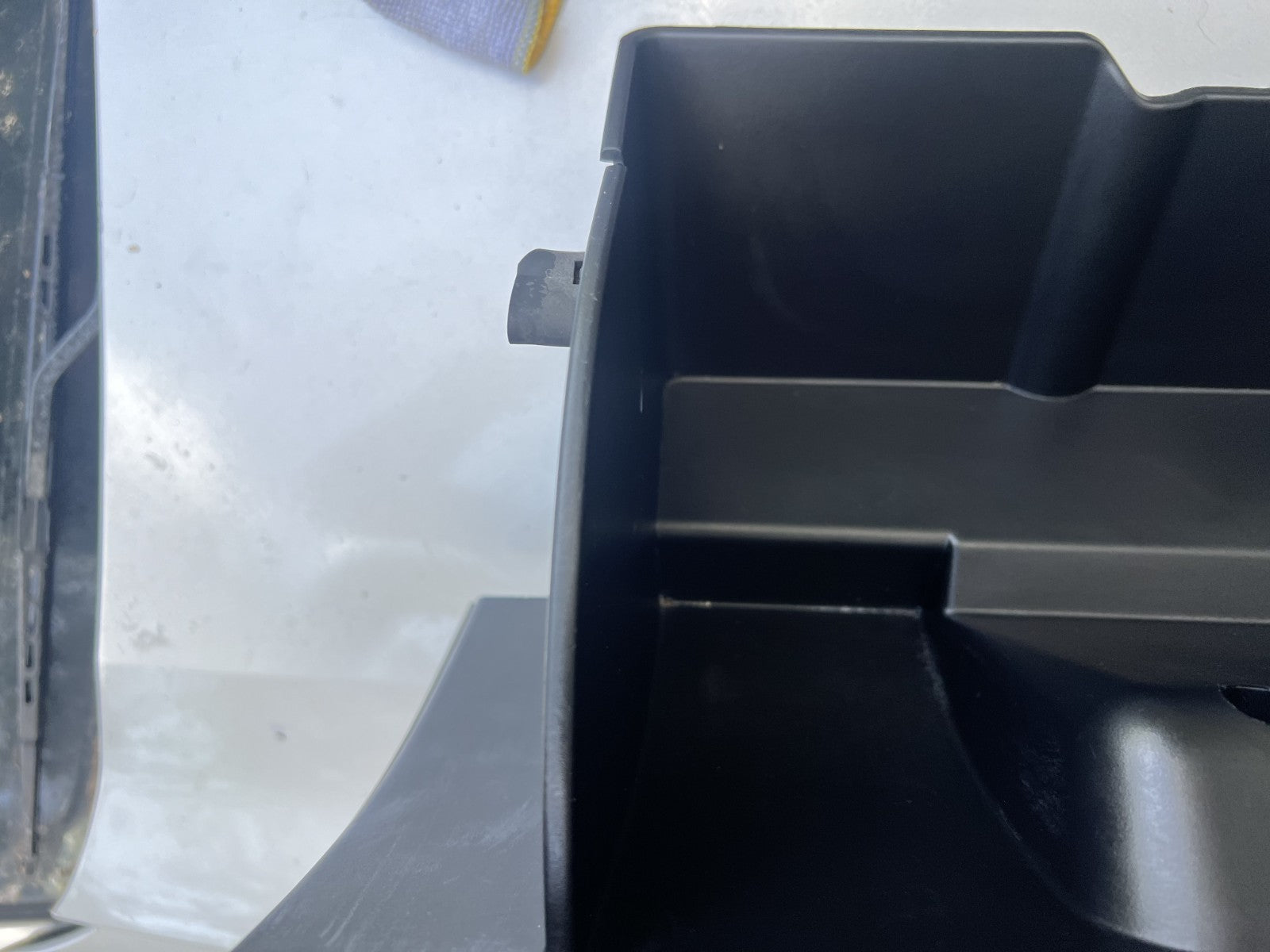 05-09 Ford Mustang Glove Box Charcoal Black OEM