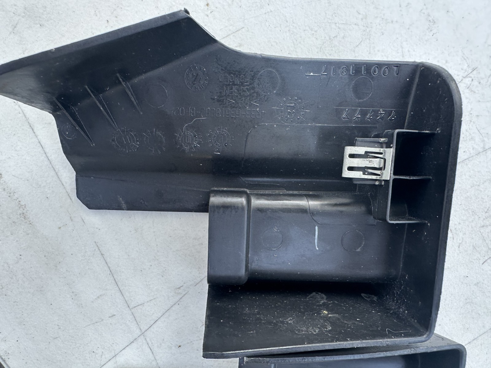 05-09 Ford Mustang Cover Trim Panels Rear Seat Rail Cover Pair OEM 4R33-63618C82