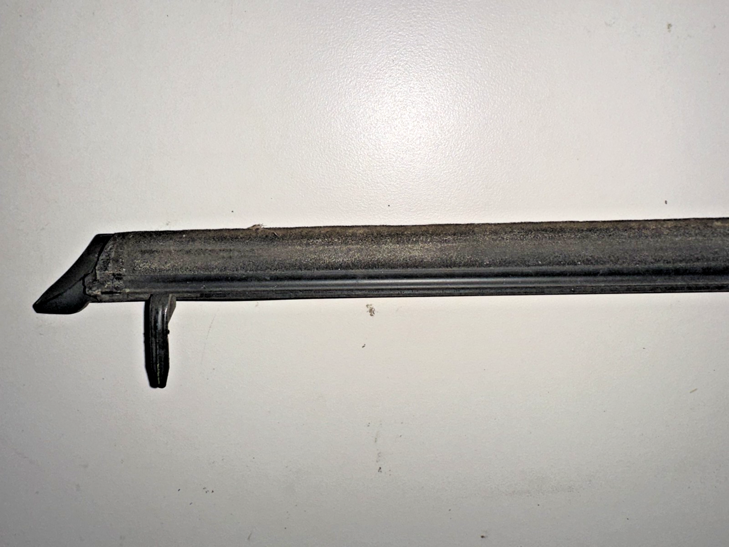 05-09 Ford Mustang Outer Door Belt Weather Strip LH Driver OEM