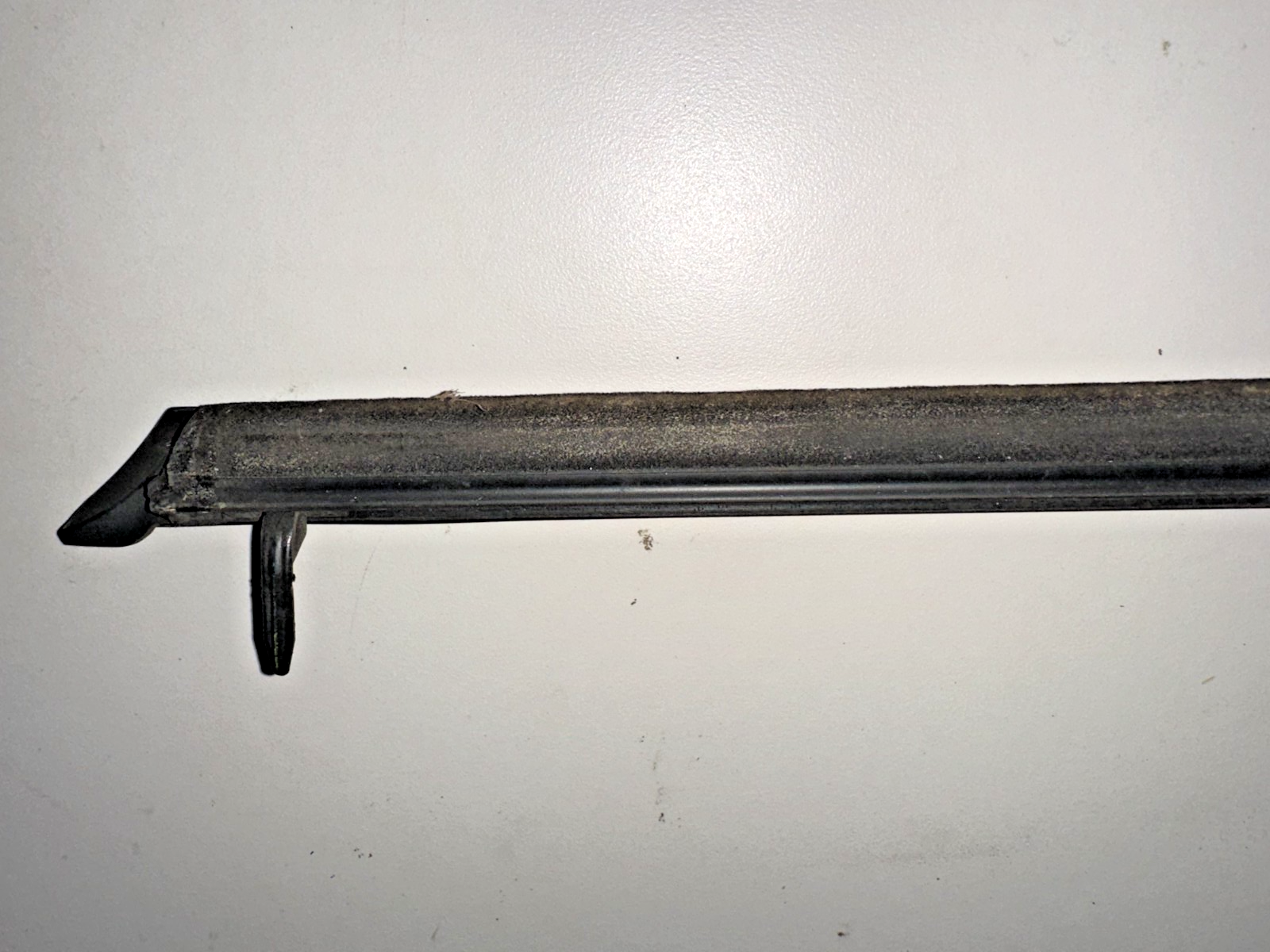 05-09 Ford Mustang Outer Door Belt Weather Strip LH Driver OEM