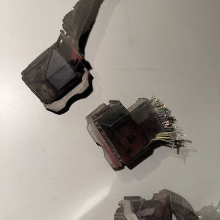 05-06 Ford Mustang ECU ECM PCM Connectors Computer Plug Ins OEM W/ Wires