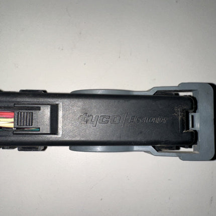 05-06 Ford Mustang BCM Connector Body Control Module Plug In OEM