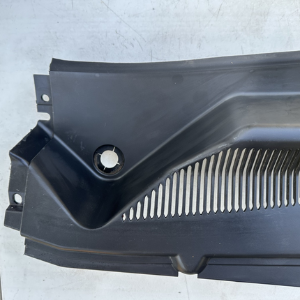 05-09 Ford Mustang LH & RH Driver Passenger Wiper Dash Top Cowl Grille Vent OEM