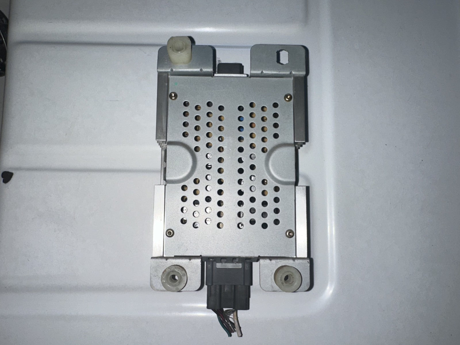 05-09 Ford Mustang Shaker 500 Small Amplifier OEM Ford 5R3T-18C808-AA