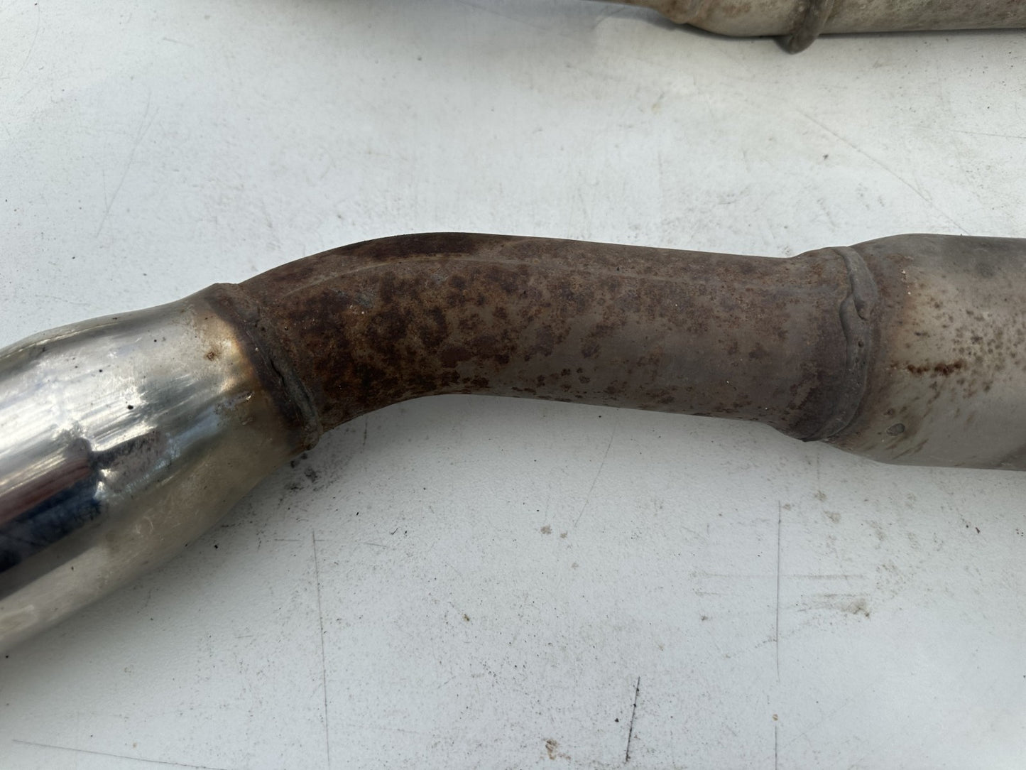 05-09 Mustang Magnaflow Race Series Axle-Back Exhaust Muffler with Polished Tips