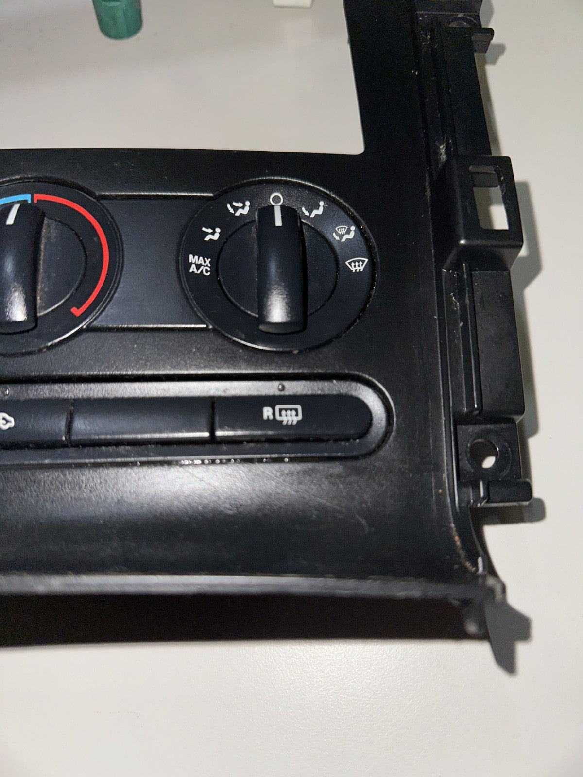 05-09 Mustang Climate Control Panel A/C Heater With Trim Bezel W/ Buttons OEM