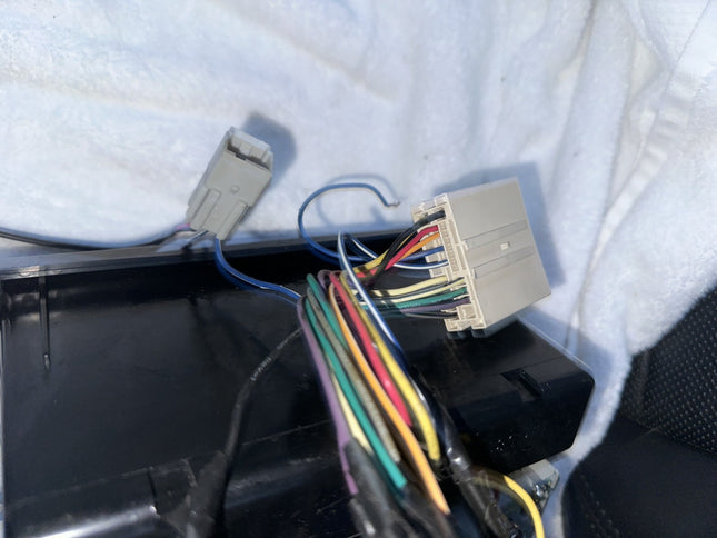 05-09 Ford Mustang JVC Radio KD-R540 Wired Plug and Play For Shaker 500