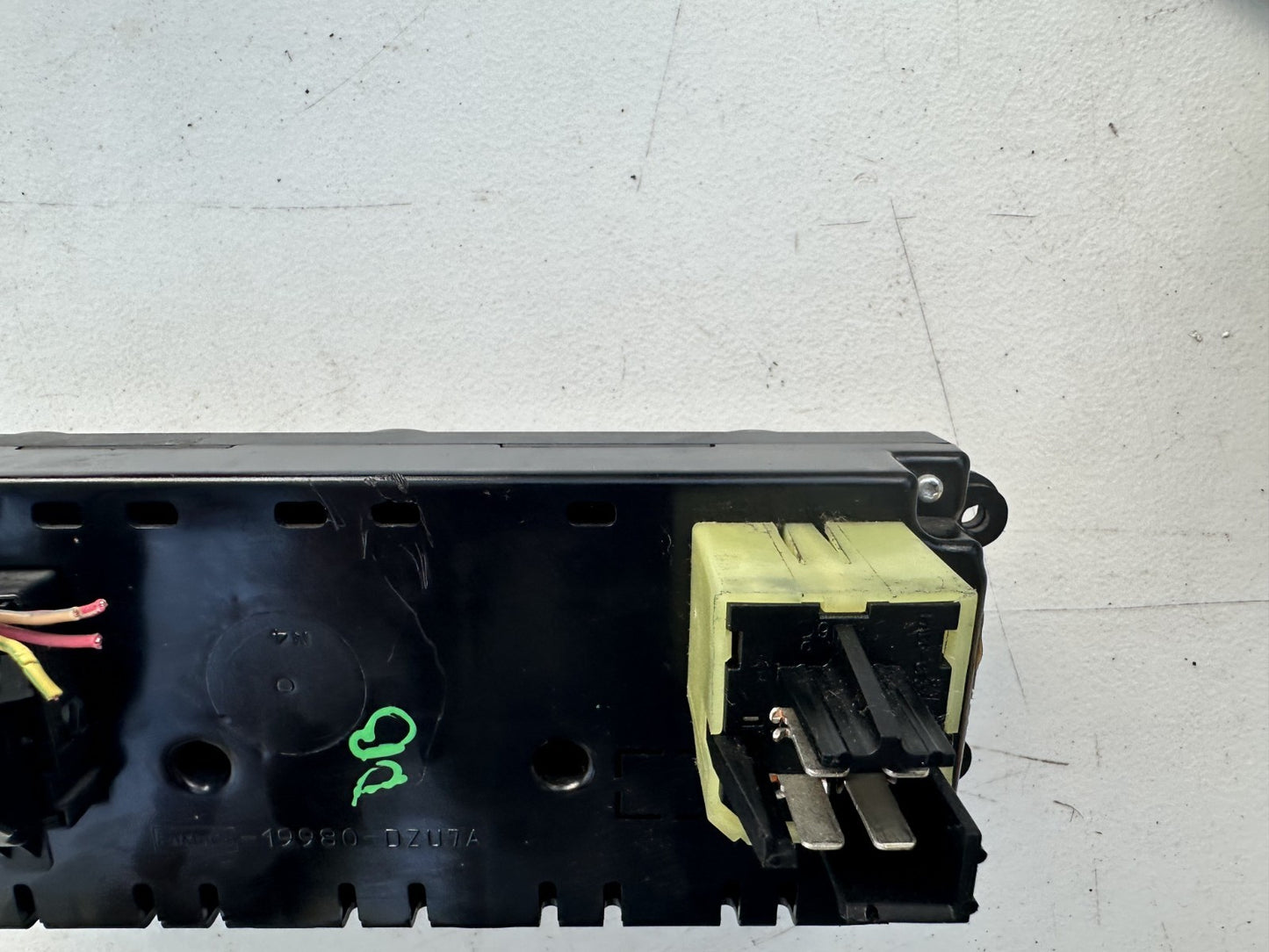 05-09 Ford Mustang 7R33-19980-AA Climate Control Panel Temperature Control OEM