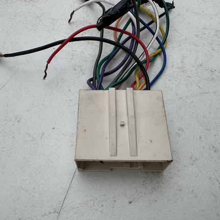 05-09 Ford Mustang Aftermarket Radio Wiring Plug W/ Shaker 500 Adapter