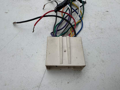 05-09 Ford Mustang Aftermarket Radio Wiring Plug W/ Shaker 500 Adapter