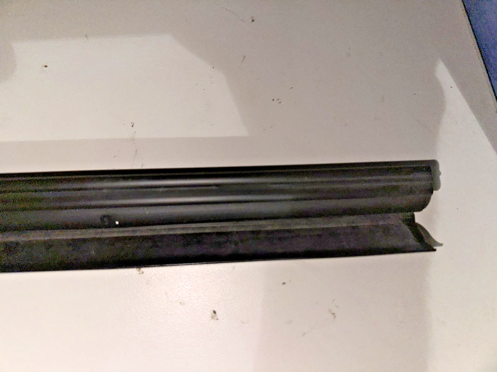 05-09 Ford Mustang Inner Door Belt Weather Strip LH Driver OEM