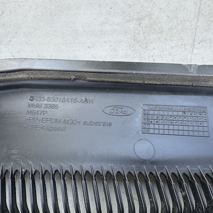 05-09 Ford Mustang LH & RH Driver Passenger Wiper Dash Top Cowl Grille Vent OEM