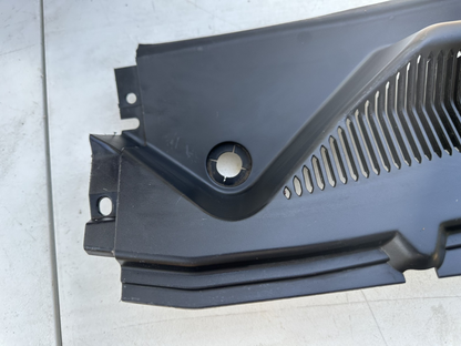05-09 Ford Mustang LH & RH Driver Passenger Wiper Dash Top Cowl Grille Vent OEM
