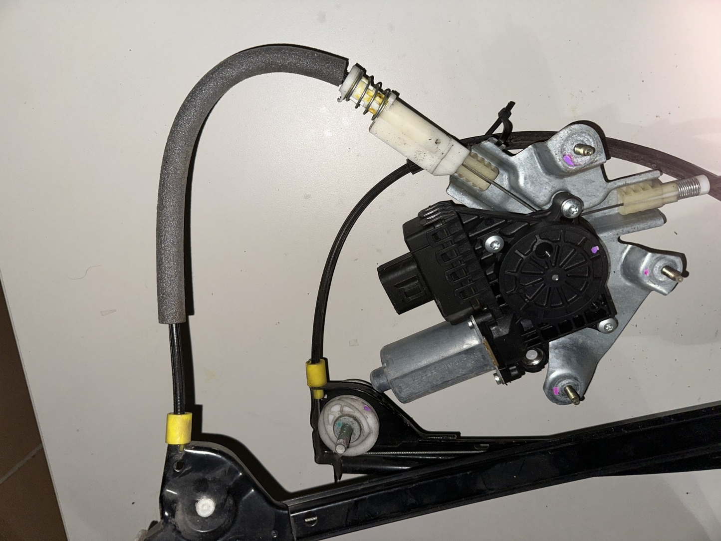 05-09 Ford Mustang Coupe Door Passenger Right RH Window Regulator With Motor OEM