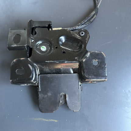 05-09 Ford Mustang Rear Trunk Latch OEM In Working Order