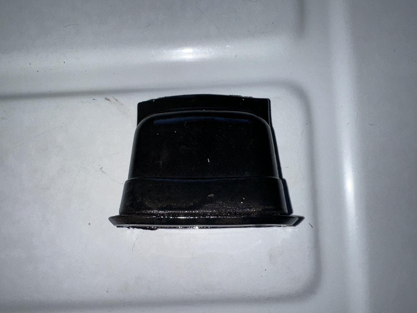 05-19 Ford Mustang Wiper Cowl Drain Tube Water OEM 5R3Z-01523-AA Used