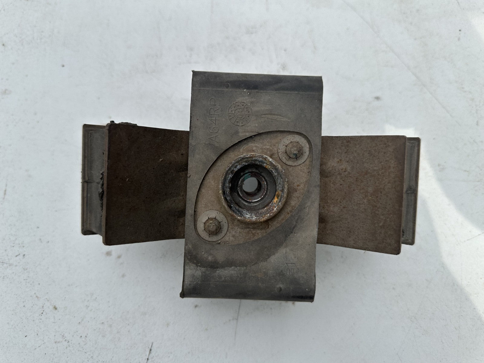 05-09 Ford Mustang Transmission Mount Automatic OEM In Good Shape