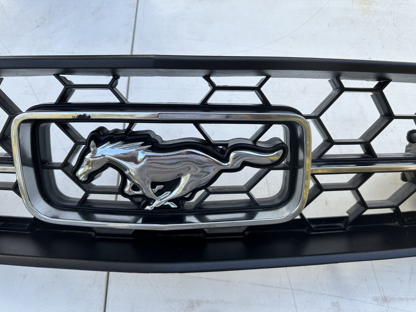 05-09 Ford Mustang Front Upper Grille Pony Package Edition With Fog Lights OEM