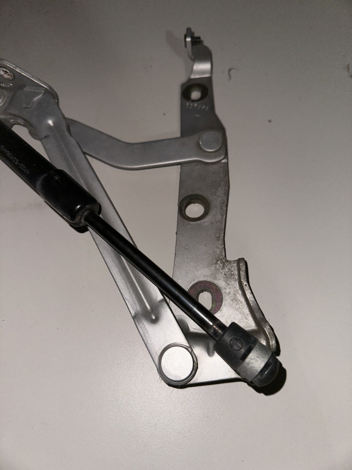 05-09 Ford Mustang Trunk Hatch Lid Hinges Struts Shocks Assembly OEM Pair LH RH