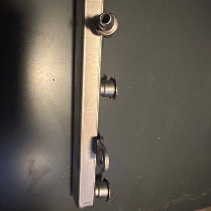 05-07 Ford Mustang 4.6 3V GT OEM Injector Fuel Rail Bare Pair