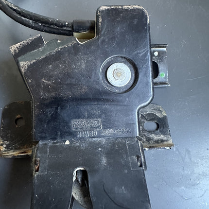 05-09 Ford Mustang Rear Trunk Latch OEM In Working Order