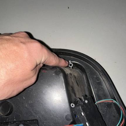 05-09 Ford Mustang LED Tail light With Wiring RH Passenger DAMAGED