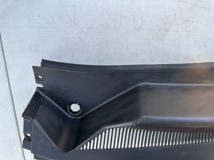 05-09 Ford Mustang LH & RH Driver Passenger Wiper Dash Top Cowl Grille Vent OEM