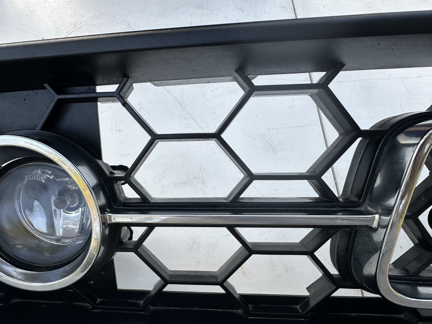 05-09 Ford Mustang Front Upper Grille Pony Package Edition With Fog Lights OEM