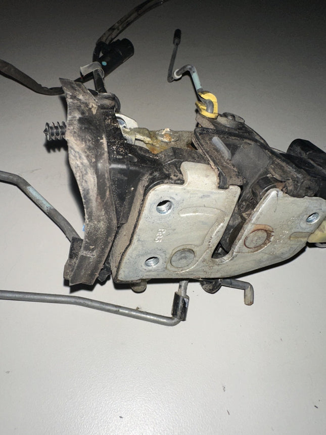 05-09 Ford Mustang Driver Left Door Lock Latch Actuator OEM W/ Keyhole