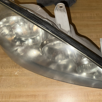 02-06 Toyota Camry Front Headlight RH Passenger Halogen W/ Bulbs OEM