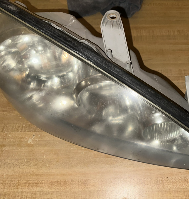 02-06 Toyota Camry Front Headlight RH Passenger Halogen W/ Bulbs OEM