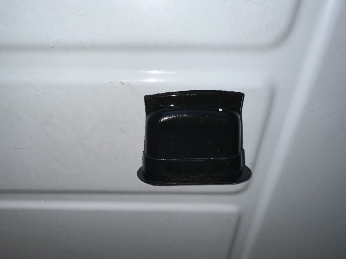 05-19 Ford Mustang Wiper Cowl Drain Tube Water OEM 5R3Z-01523-AA Used