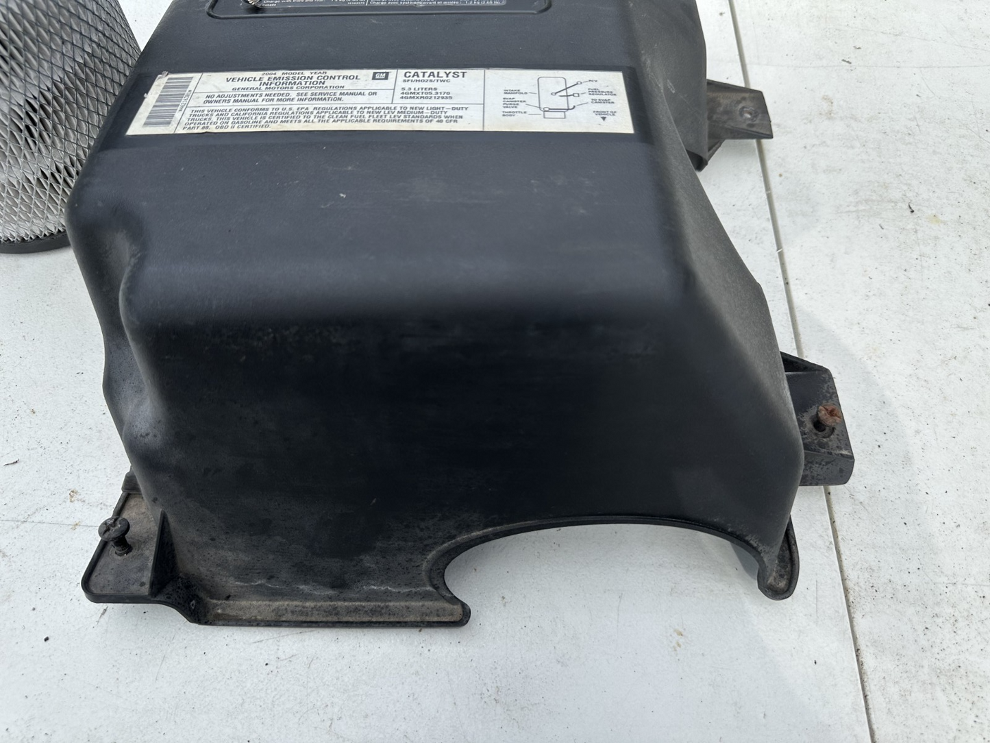 2002-2009 GMC Envoy 5.3L V8 Air Intake Upper Cleaner Housing Box OEM W/ FILTER