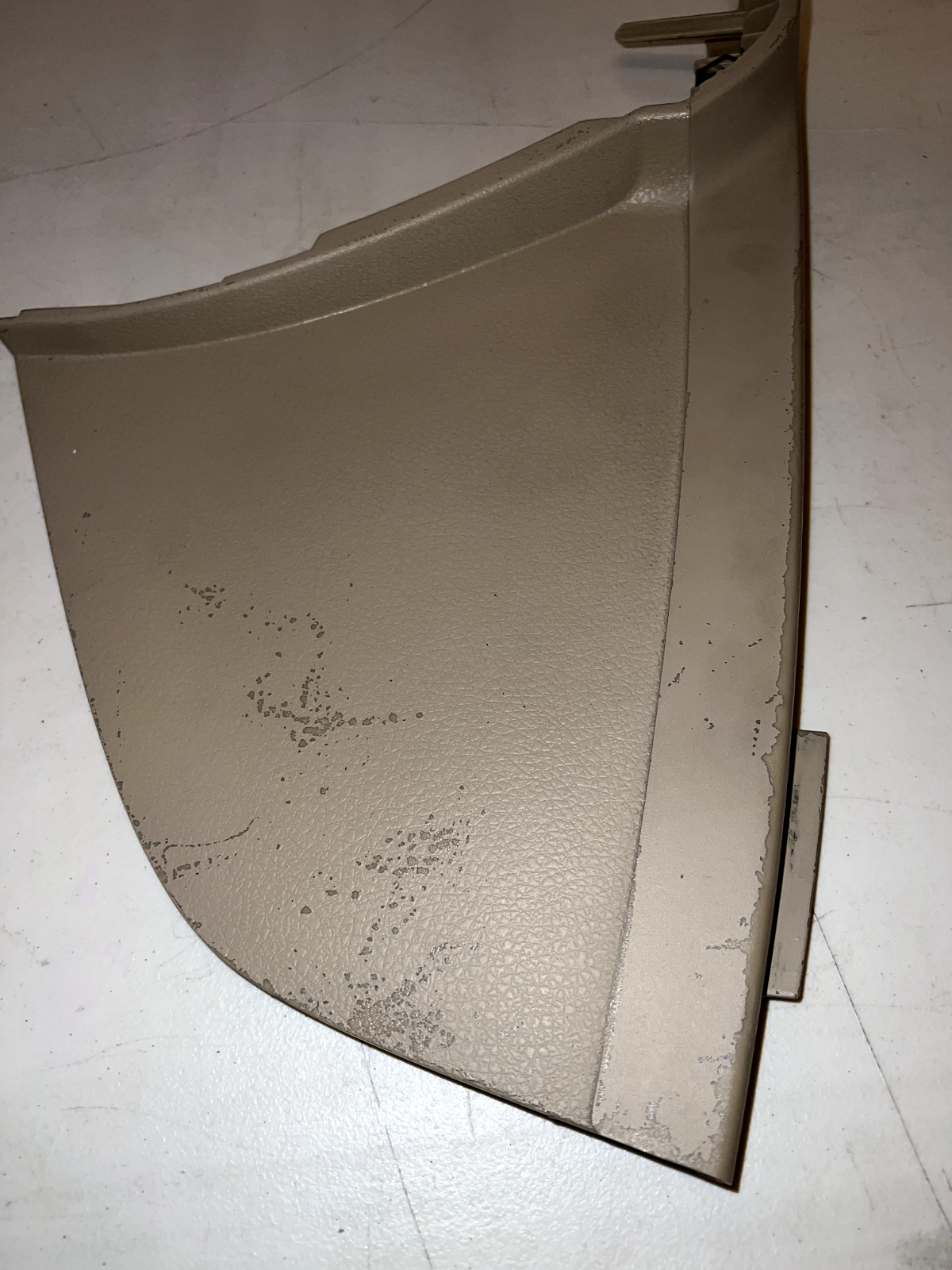 05-09 Ford Mustang Center Lower Radio Dash Panel Panels RH LH Pair Camel Tan OEM