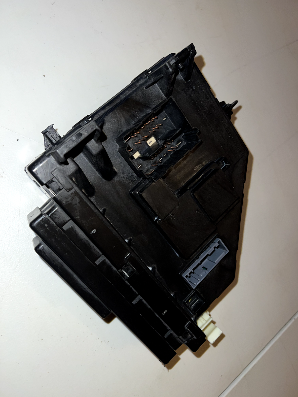 06-07 Ford Explorer Body Control Module BCM Fuse Relay Box OEM 6L2T-14B476-CB