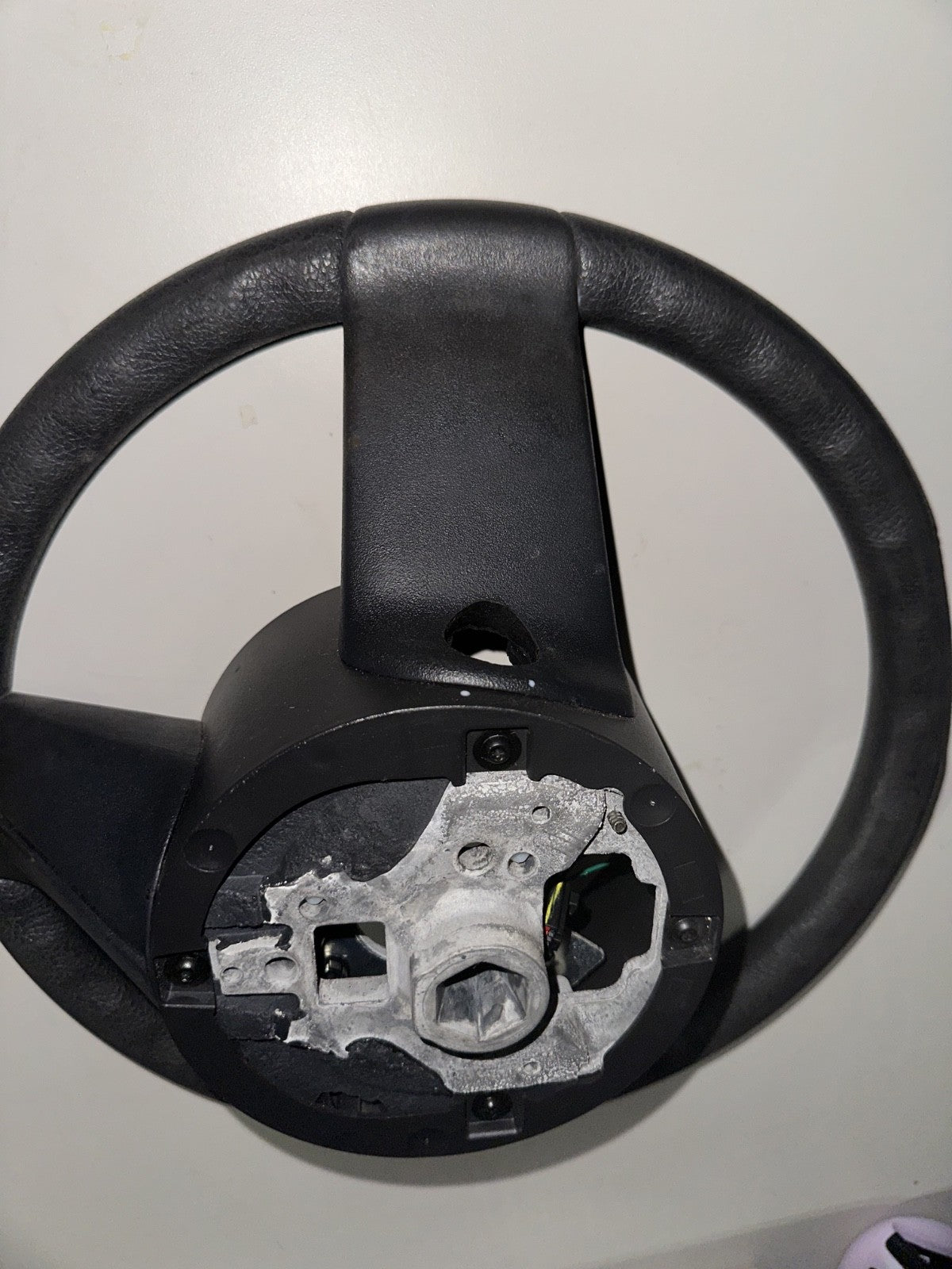 05-09 Ford Mustang Base Vinyl Steering Wheel OEM Black With Wiring