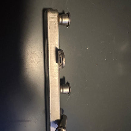 05-07 Ford Mustang 4.6 3V GT OEM Injector Fuel Rail Bare Pair