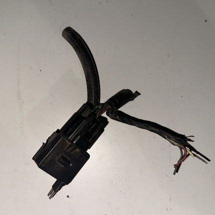 05-09 Ford Mustang Misc. Connector Plug Clip OEM W/ Wires