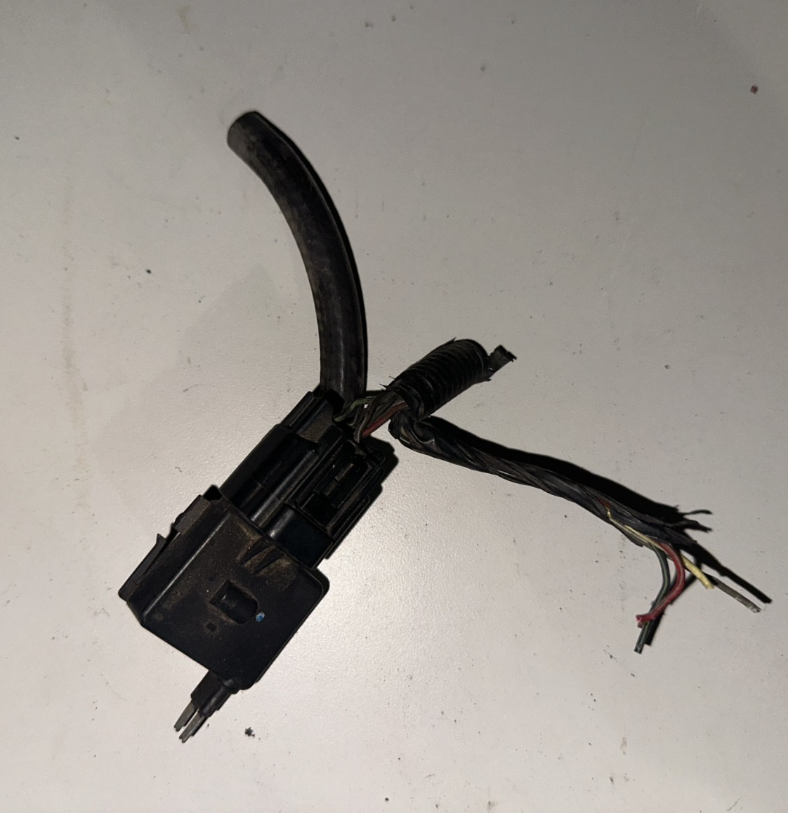 05-09 Ford Mustang Misc. Connector Plug Clip OEM W/ Wires