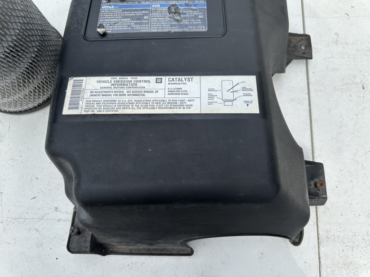 2002-2009 GMC Envoy 5.3L V8 Air Intake Upper Cleaner Housing Box OEM W/ FILTER