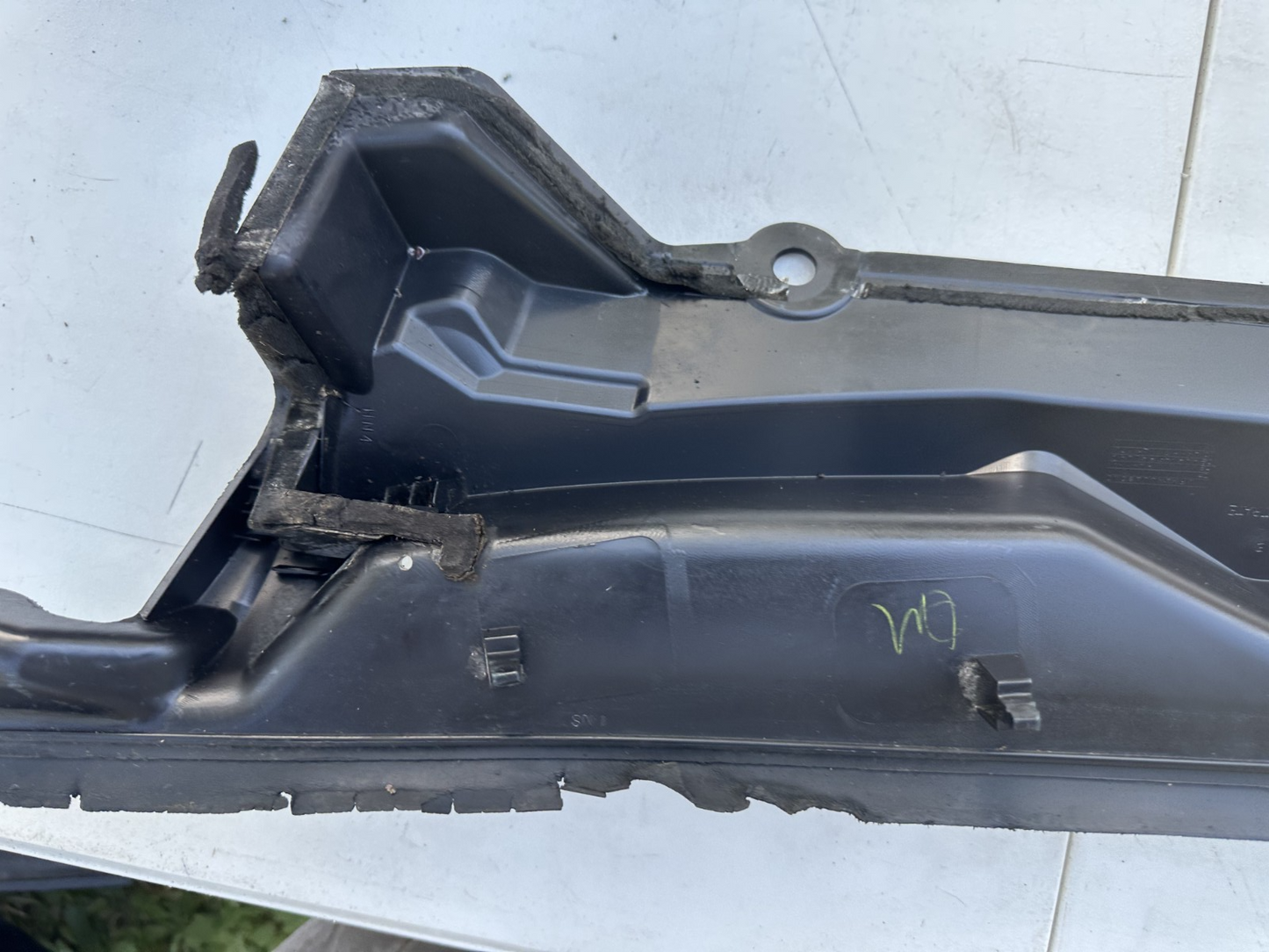 10-14 Ford Mustang LH & RH Driver Passenger Wiper Dash Top Cowl Grille Vent OEM