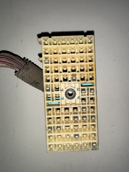 05-06 Ford Mustang Under Hood Fuse Box Connector OEM W/ Wires