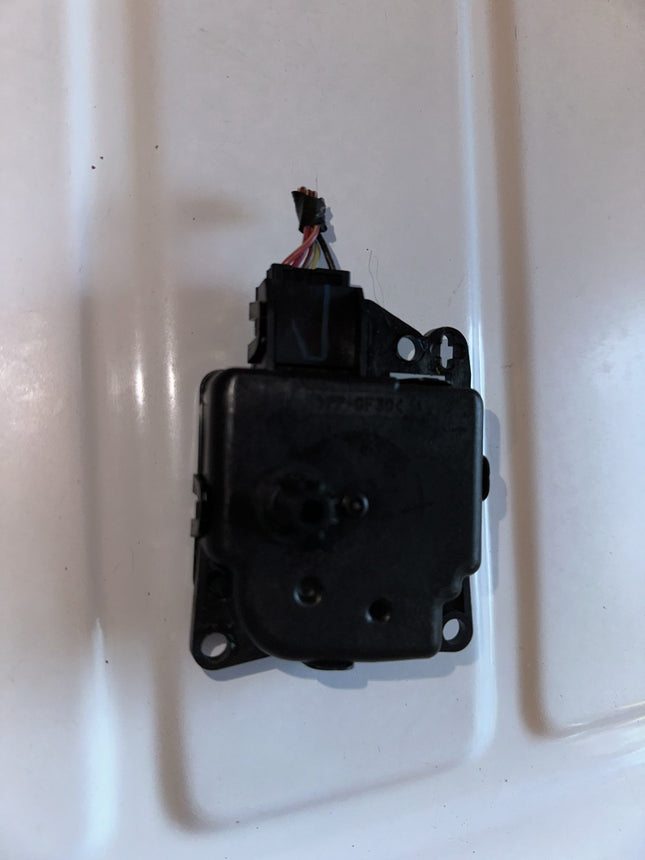 05-09 Ford Mustang Door Blendor Actuator Temperature Module 4R33-19E616-BA OEM