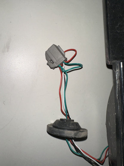 05-09 Ford Mustang LED Tail light With Wiring RH Passenger DAMAGED