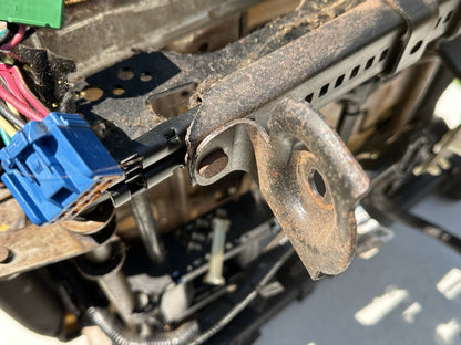 05-09 Ford Mustang 6 Way Power Seat Track Driver LH OEM W/ Seat Base V6 Cloth