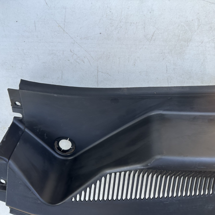 05-09 Ford Mustang LH & RH Driver Passenger Wiper Dash Top Cowl Grille Vent OEM